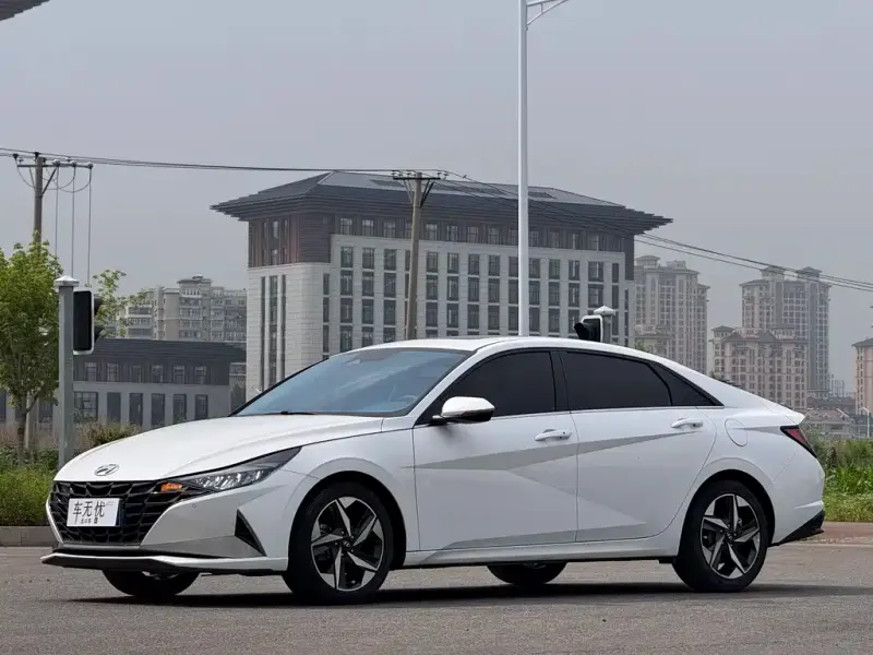 Hyundai Elantra, 2023