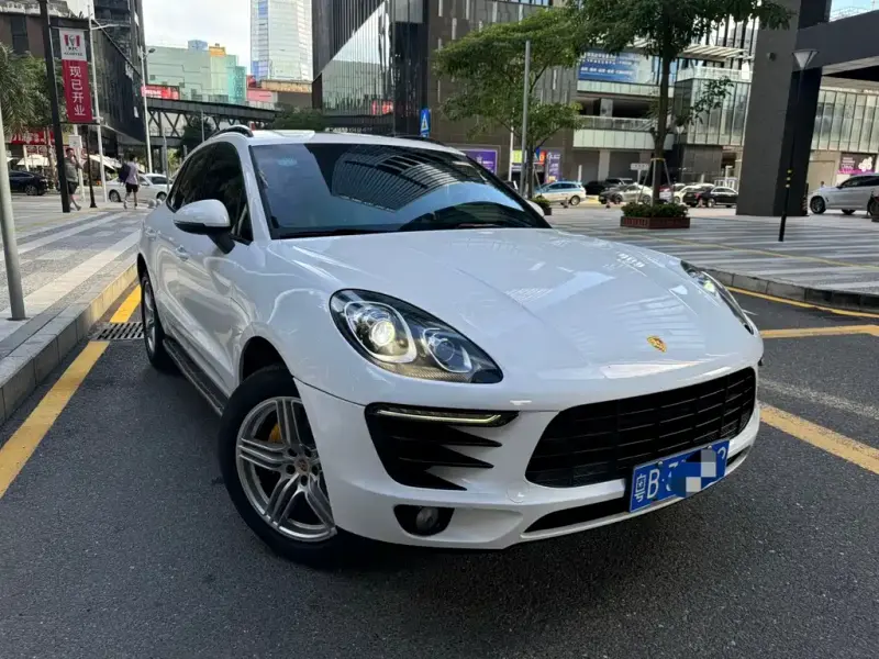 Porsche Macan, 2015