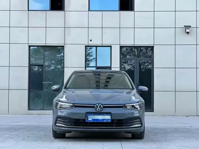Volkswagen Golf, 2022
