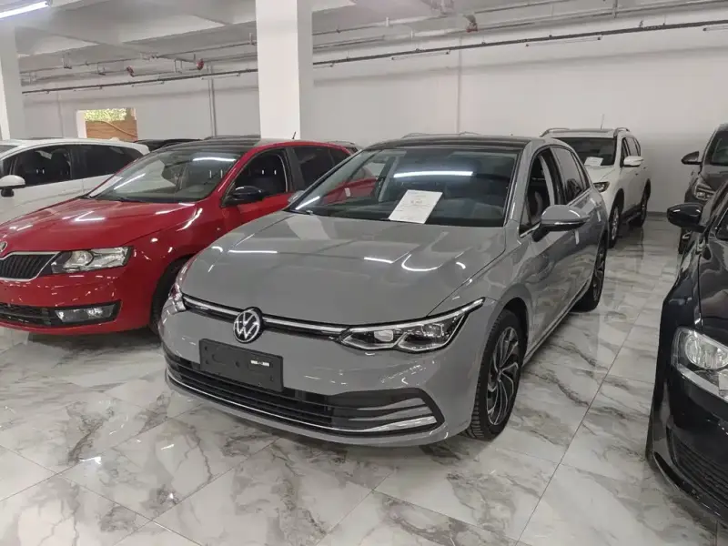 Volkswagen Golf, 2024