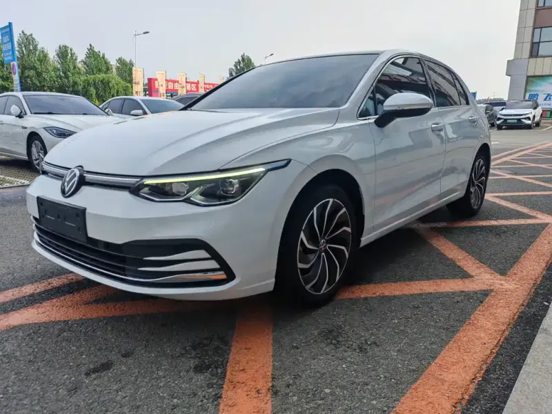 Volkswagen Golf, 2023