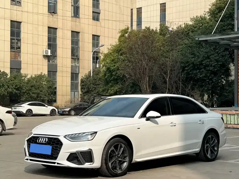 Audi A4L, 2022
