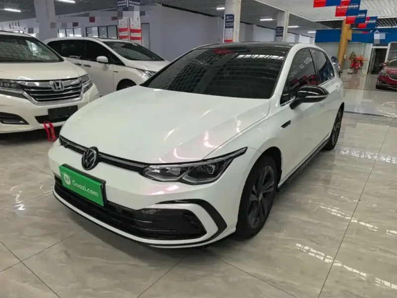 Volkswagen Golf, 2024