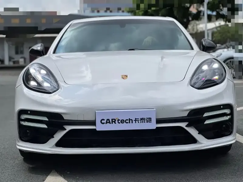 Porsche Panamera, 2011