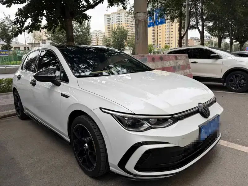 Volkswagen Golf, 2023
