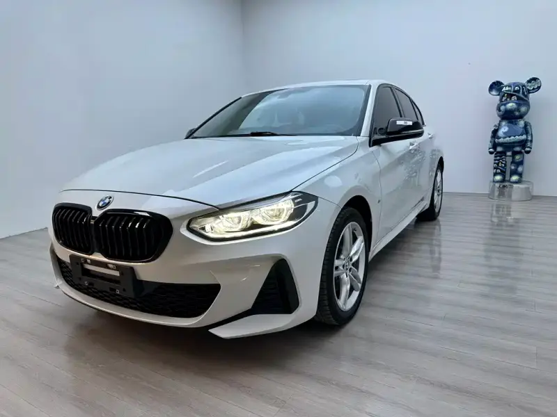 BMW 1 Series, 2022