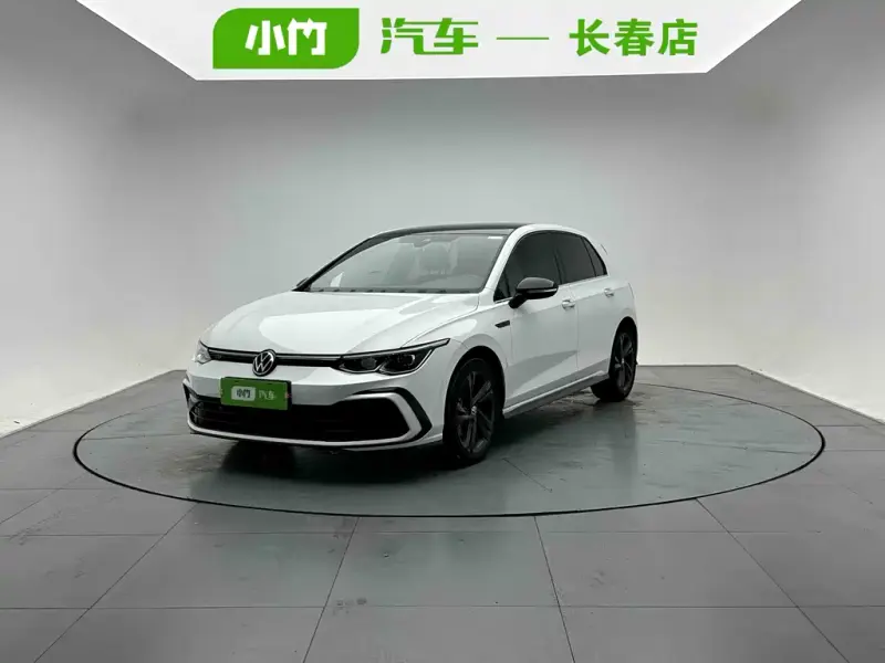 Volkswagen Golf, 2022