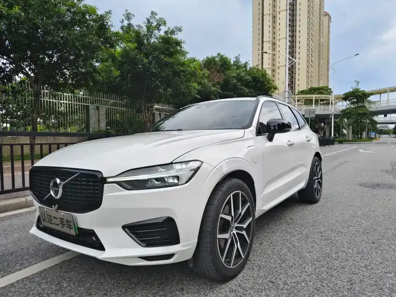 Volvo XC60 PHEV, 2021