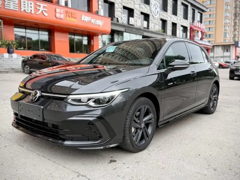 Volkswagen Golf, 2023