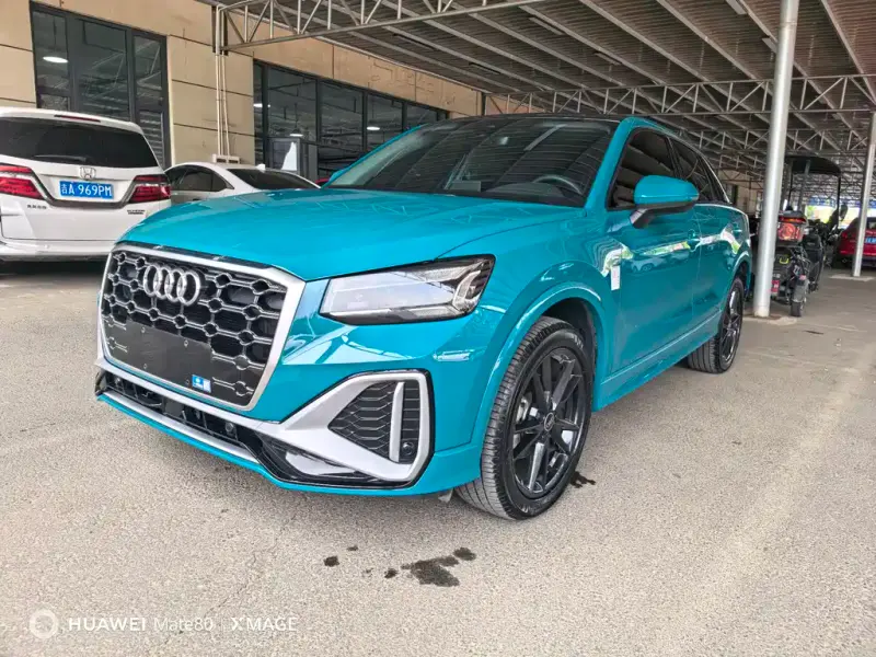 Audi Q2L, 2022