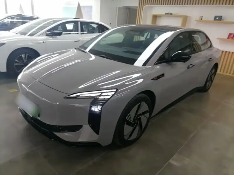 Hongqi EH7, 2025