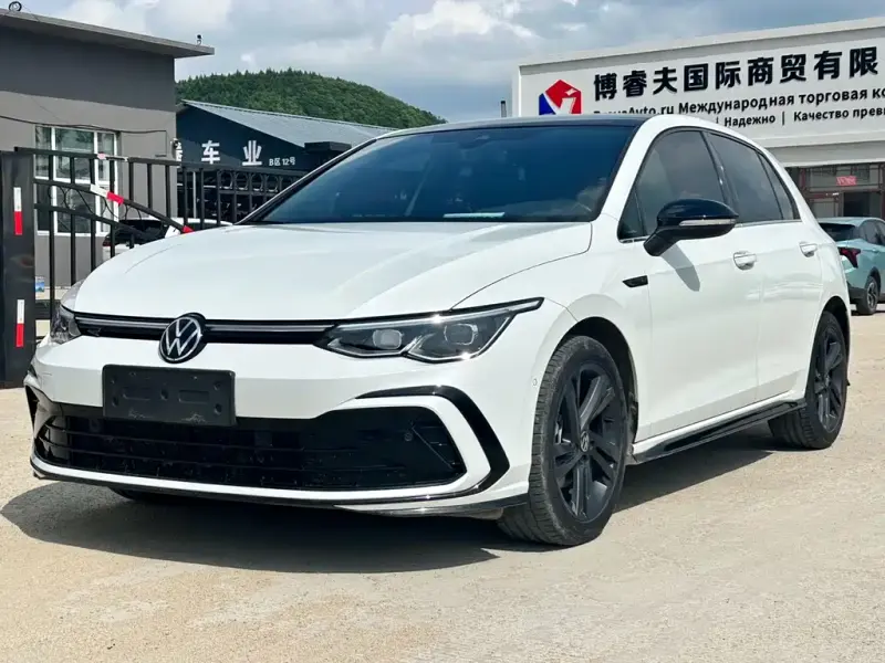 Volkswagen Golf, 2022