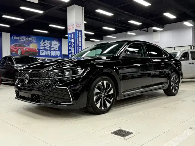 Volkswagen Passat, 2023