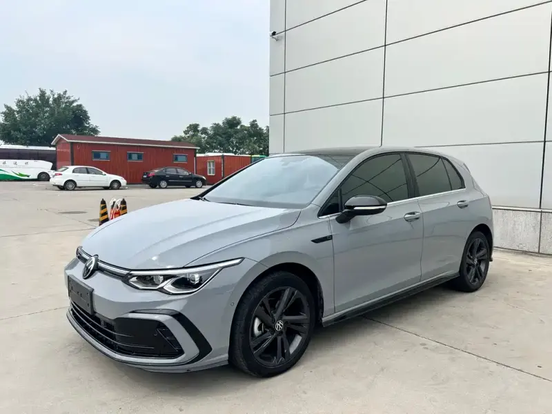 Volkswagen Golf, 2023