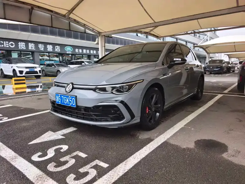 Volkswagen Golf, 2022