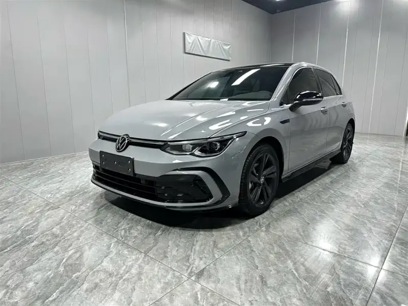 Volkswagen Golf, 2022