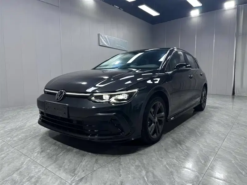 Volkswagen Golf, 2022