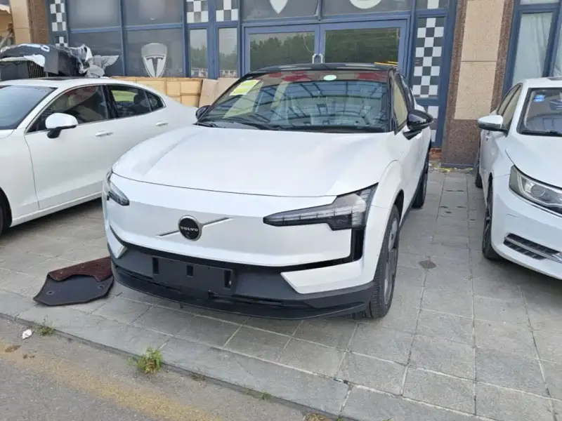 Volvo EX30, 2025