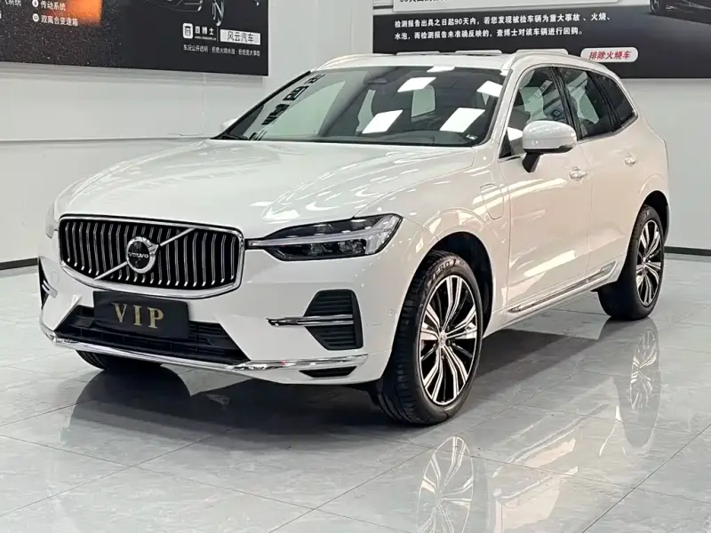Volvo XC60 PHEV, 2021