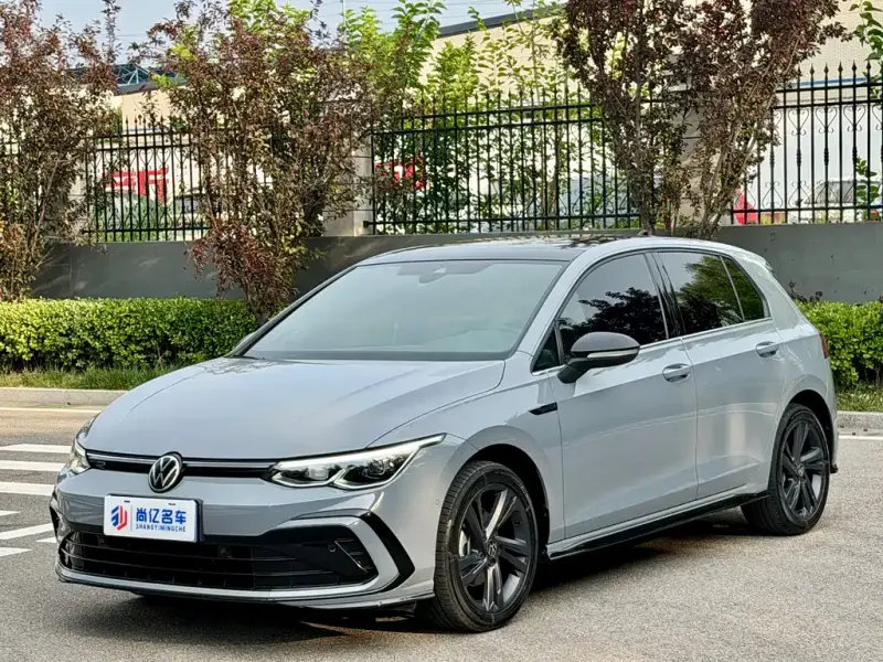 Volkswagen Golf, 2022