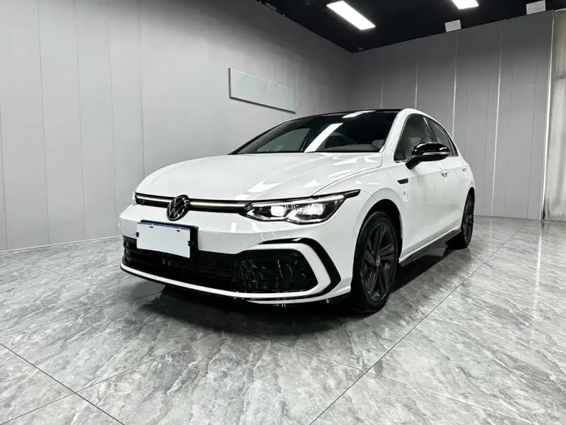 Volkswagen Golf, 2023