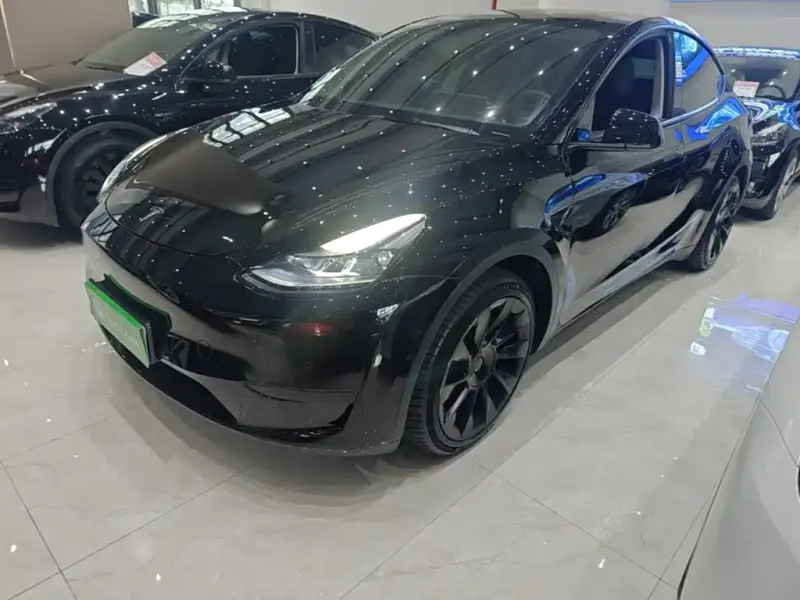 Tesla Model Y, 2022