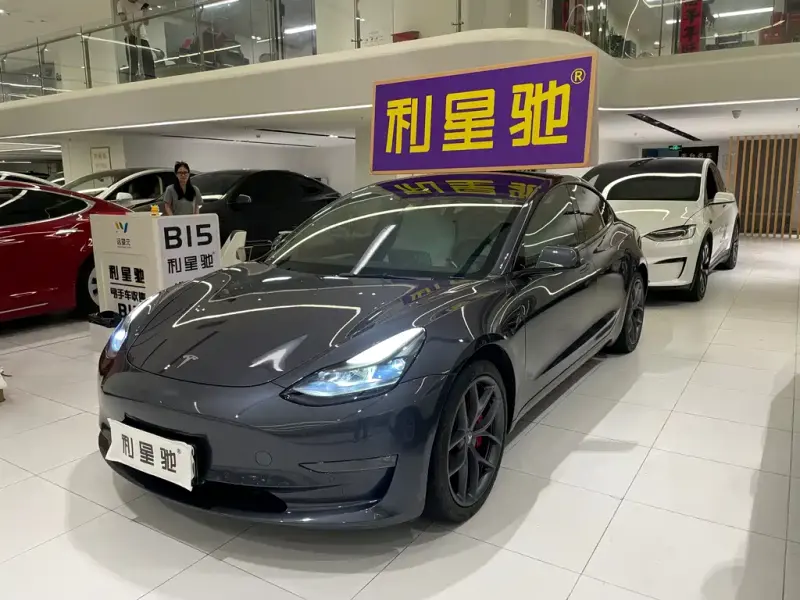 Tesla Model 3, 2021