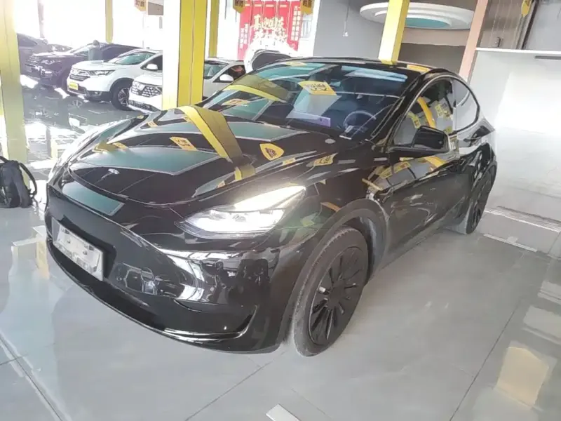 Tesla Model Y, 2023