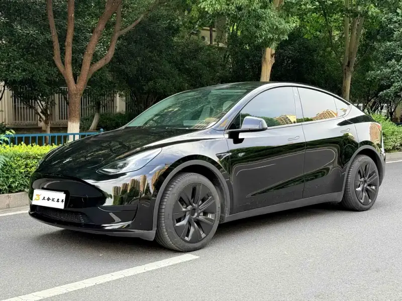 Tesla Model Y, 2023