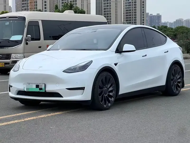 Tesla Model Y, 2023