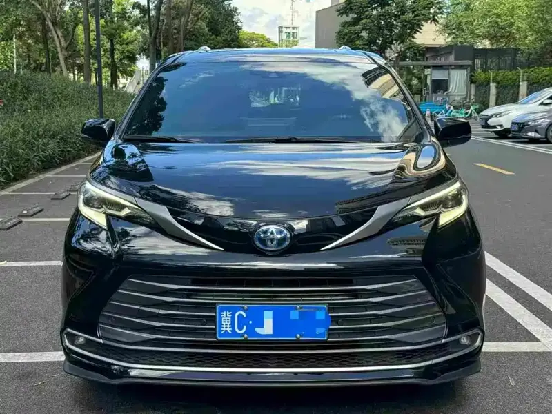 Toyota Sienna, 2023