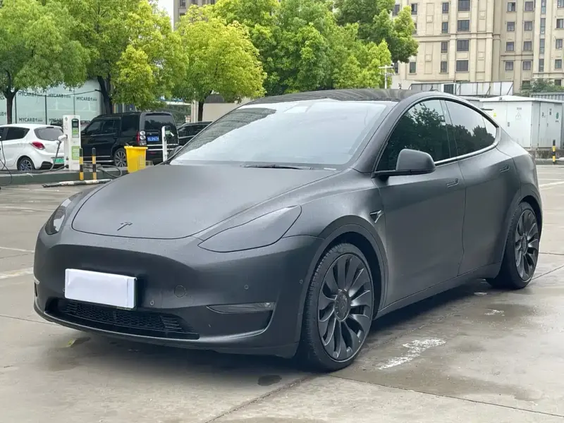 Tesla Model Y, 2022