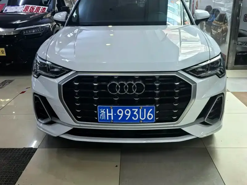 Audi Q3, 2022
