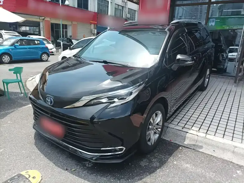 Toyota Sienna, 2024