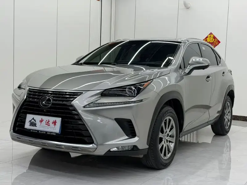 Lexus NX, 2021