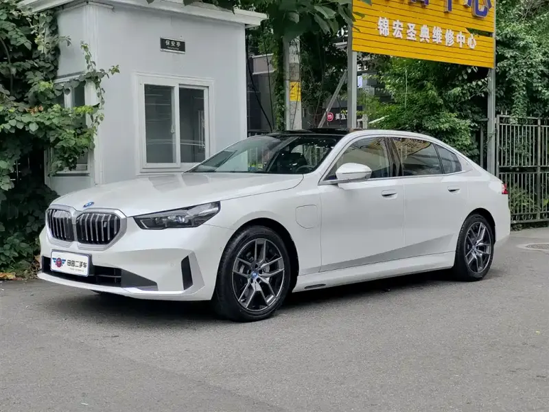BMW i5, 2025
