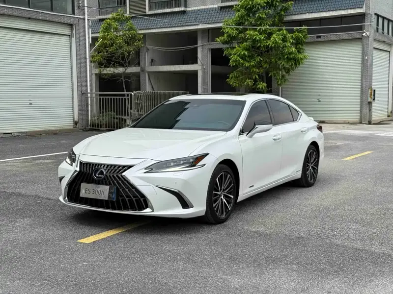 Lexus ES, 2021