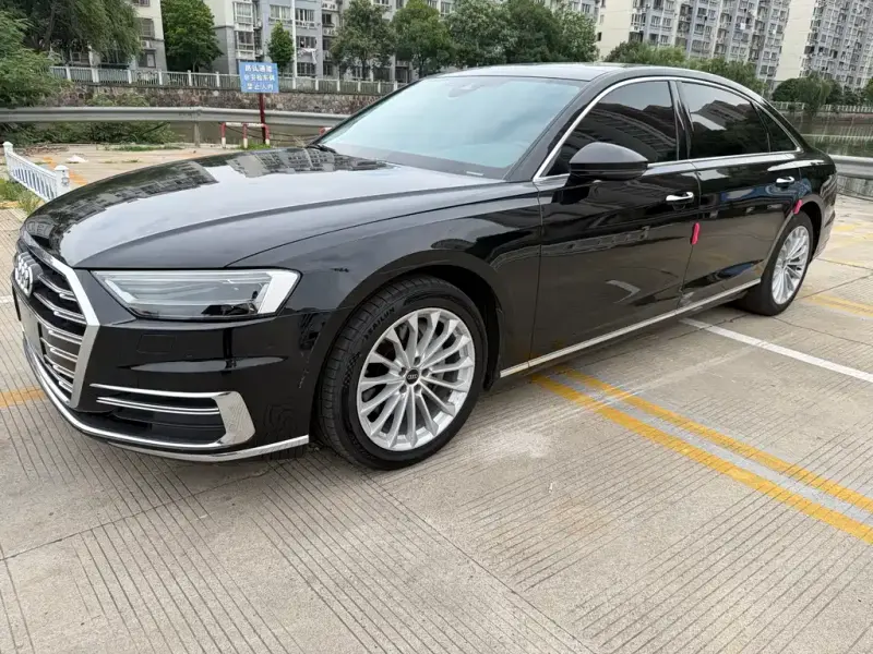 Audi A8, 2022