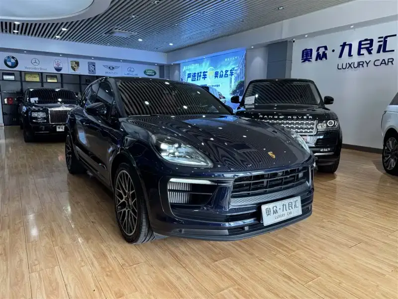 Porsche Macan, 2022