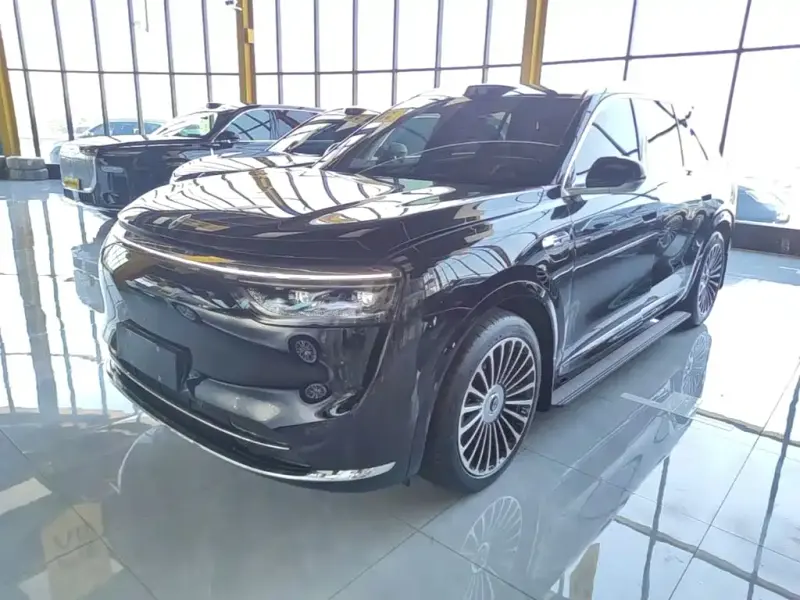 AITO M8, 2025