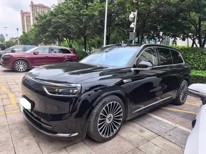 AITO M8, 2025