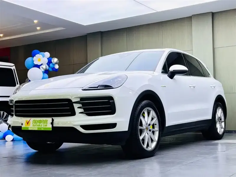 Porsche Cayenne Hybrid, 2021