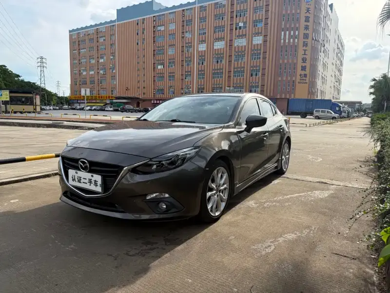 Mazda 3 Axela, 2015