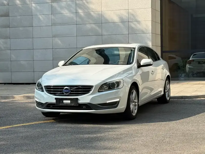 Volvo S60, 2015
