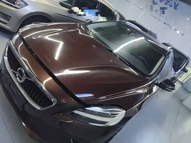 Volvo V40, 2018