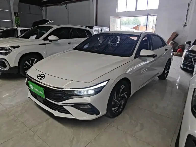 Hyundai Elantra, 2024