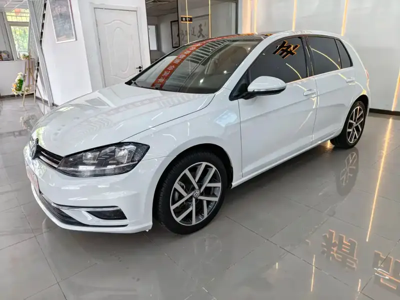 Volkswagen Golf, 2020
