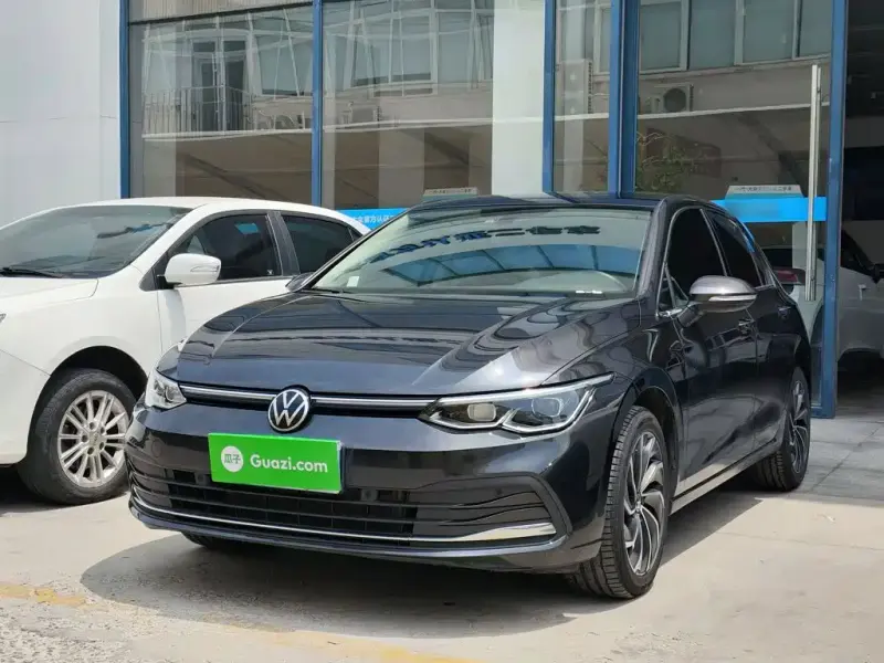 Volkswagen Golf, 2023