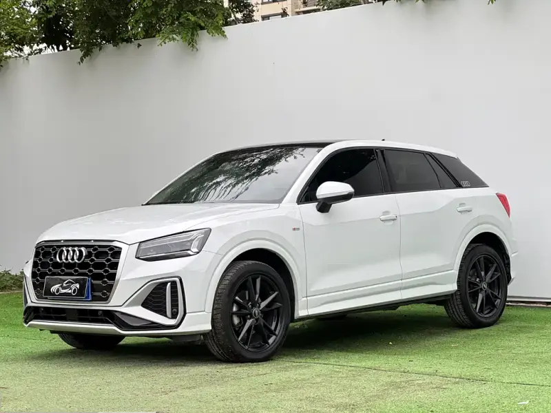 Audi Q2L, 2022