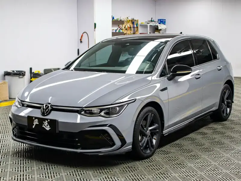 Volkswagen Golf, 2022